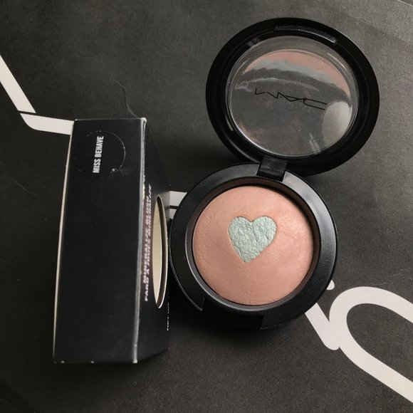 MAC Mineralize Blush Miss Behave π§‘π€ - Picture 4 of 4